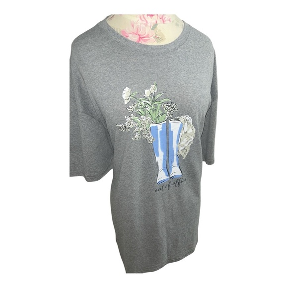 Gray Graphic Boxy Tee with 3/4 Sleeves - Picture 2 of 4